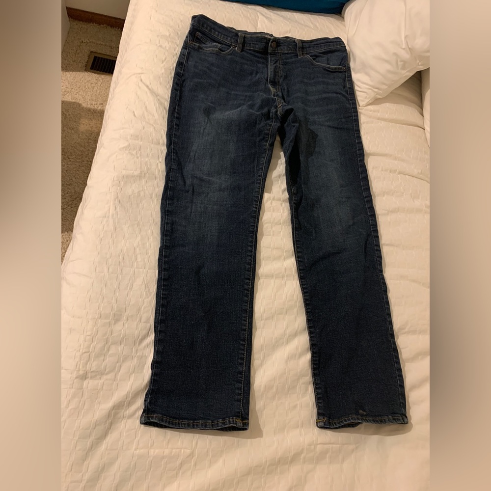Men’s Lucky Brand blue jeans, 36x32. Excellent condition.